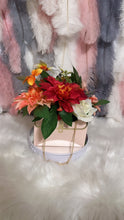 Load image into Gallery viewer, Flower arrangement handbag gift