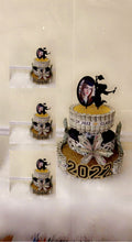 Load image into Gallery viewer, Picture grad money cake